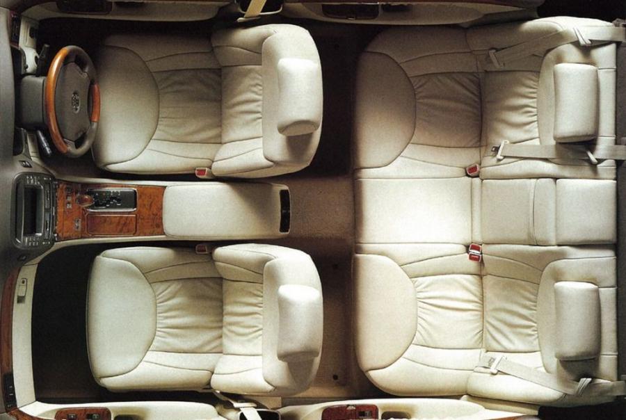 Интерьер Toyota Celsior 2000 года  (фото 9 из 22)